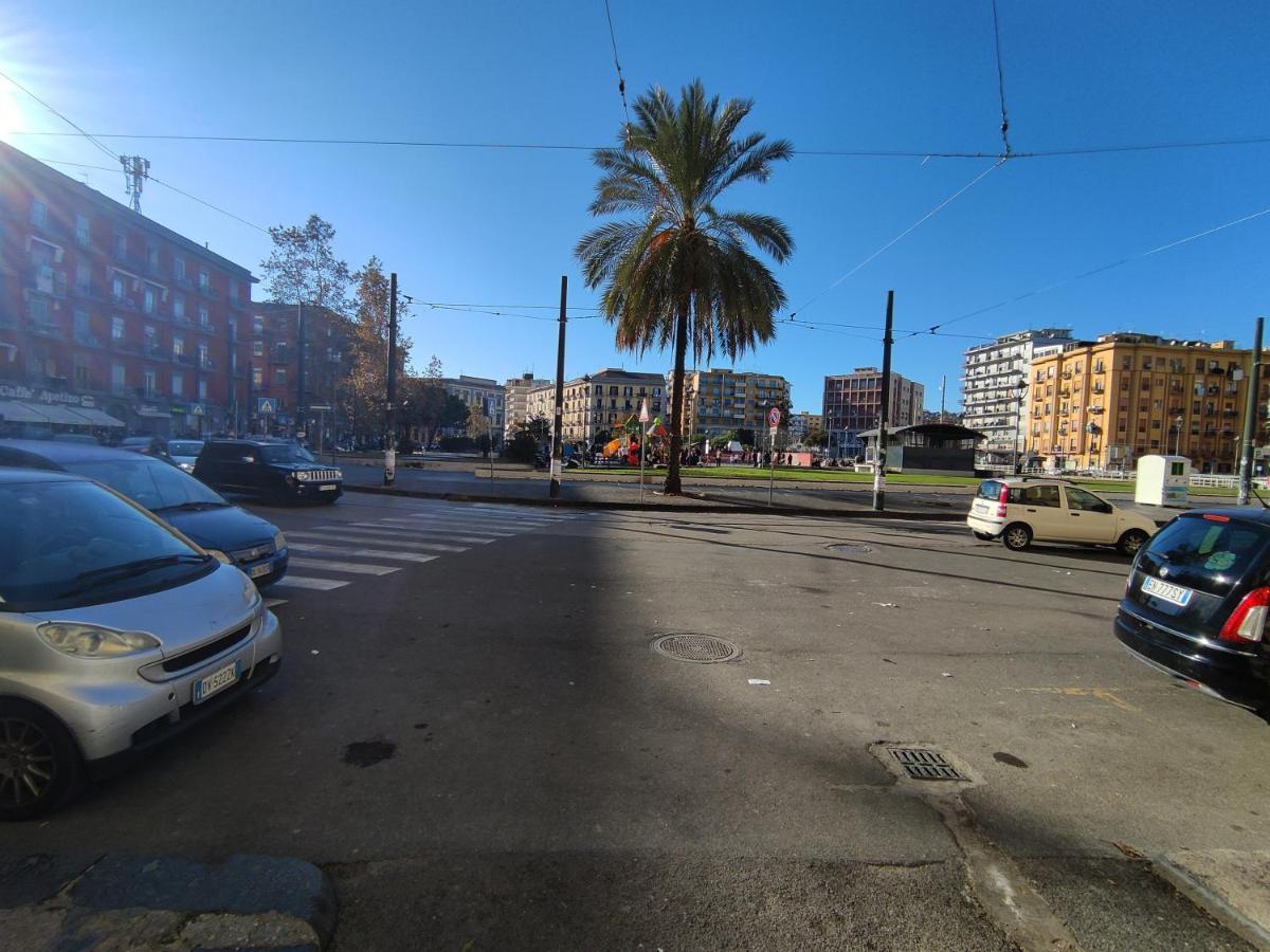 Apartamento Na' Stanza In Piazza Nápoles Exterior foto